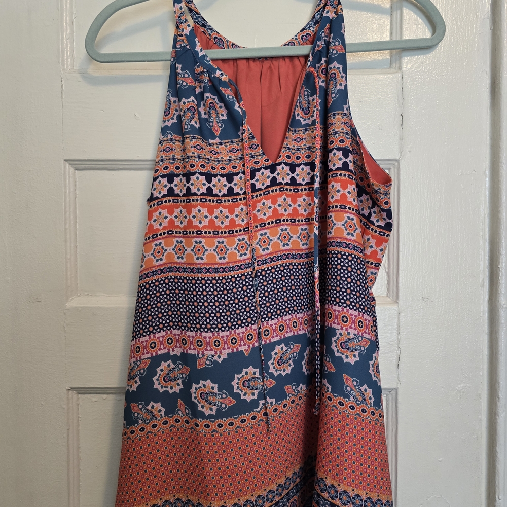 Colorful Sleeveless Patterned Top - Picture 2 of 7